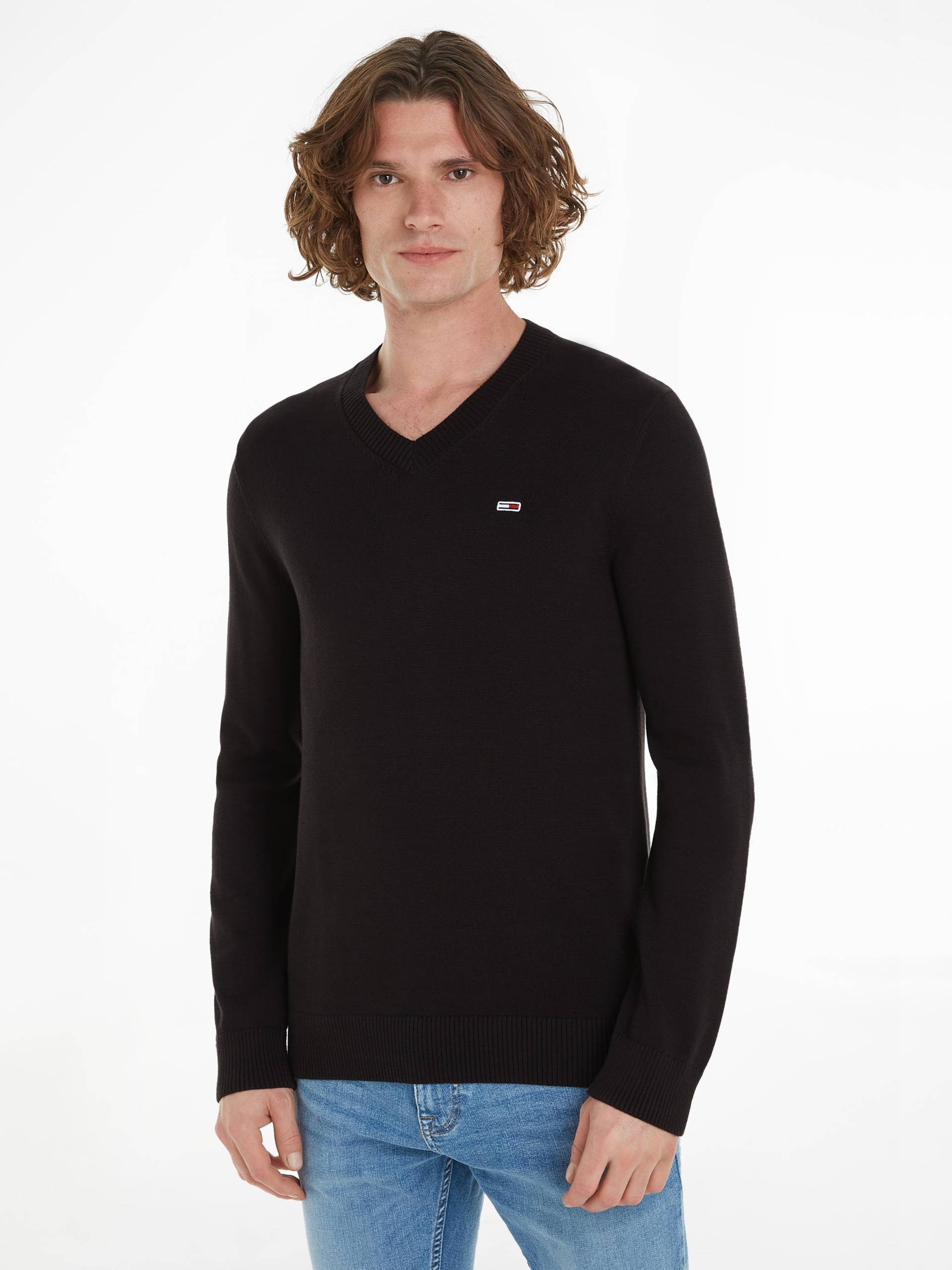 Tommy Jeans Sweatshirt »TJM SLIM V NECK ESSNTL SWEATER«, mit Logostickerei Tommy Jeans Sweatshirt »TJM SLIM V NECK ESSNTL SWEATER«, mit Logostickerei von Tommy Jeans