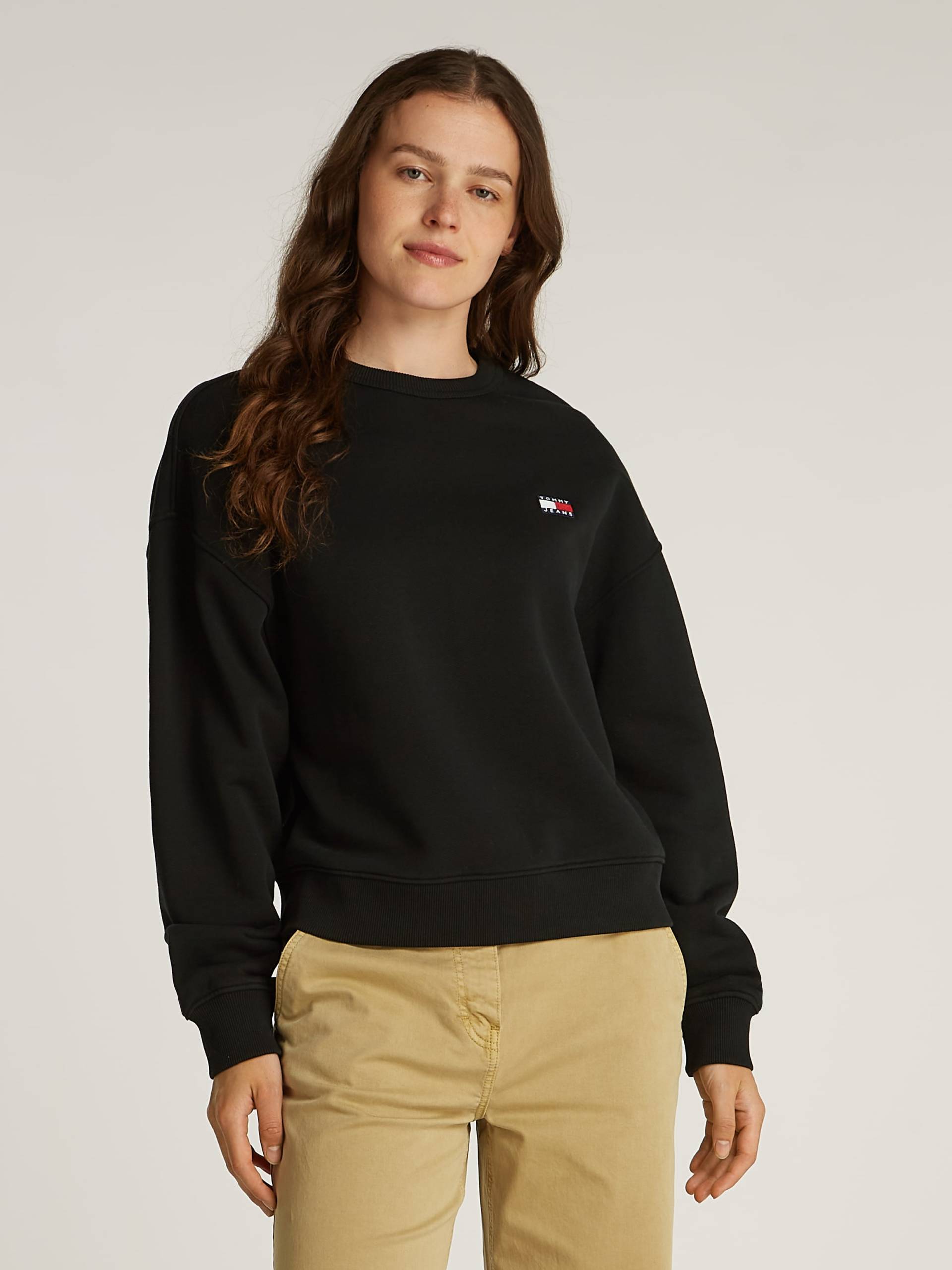 Tommy Jeans Sweatshirt »TJW BXY BADGE CREW«, mit Logo-Badge Tommy Jeans Sweatshirt »TJW BXY BADGE CREW«, mit Logo-Badge von Tommy Jeans