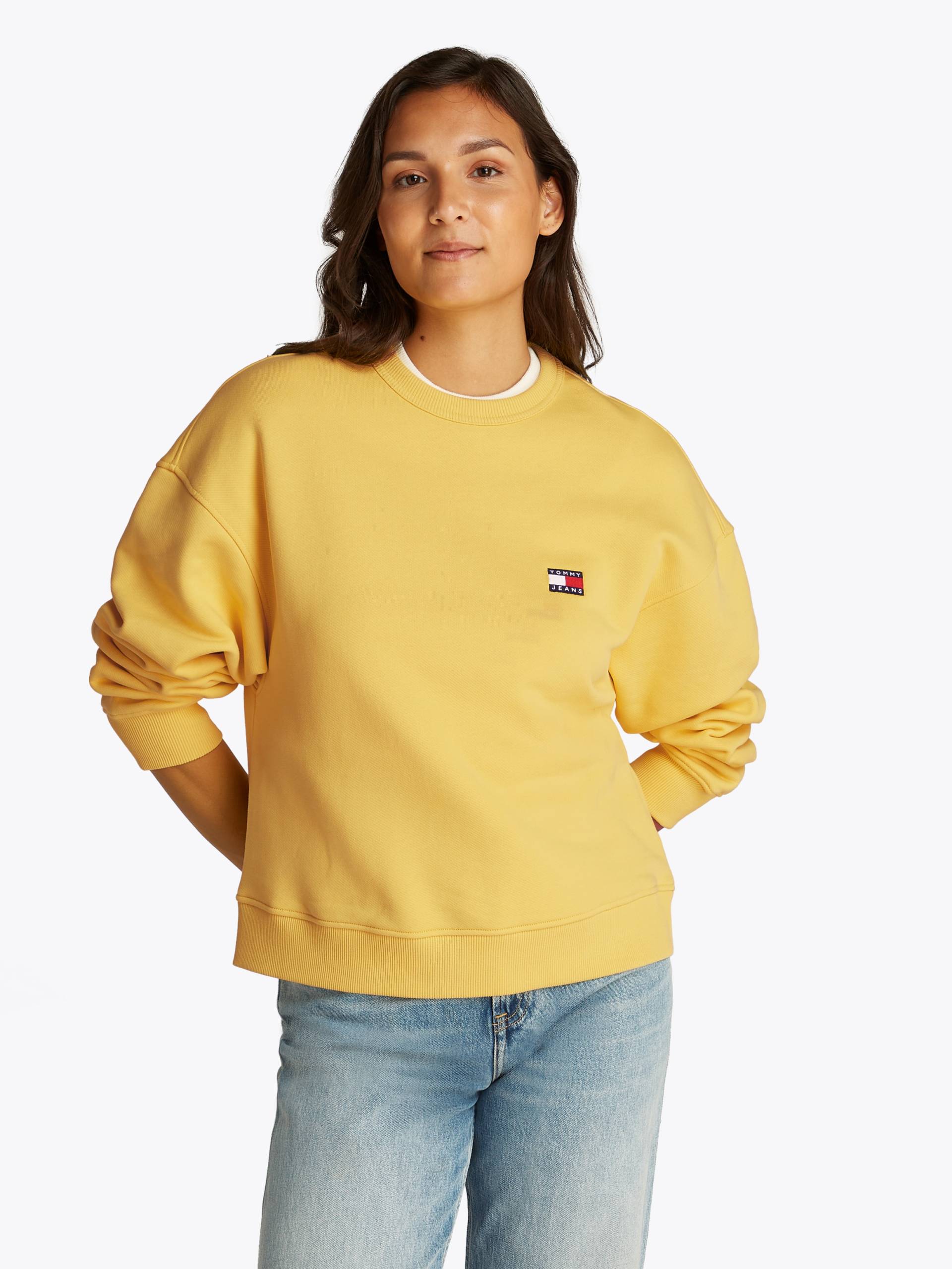 Tommy Jeans Sweatshirt »TJW BXY BADGE CREW«, mit Logo-Badge Tommy Jeans Sweatshirt »TJW BXY BADGE CREW«, mit Logo-Badge von Tommy Jeans