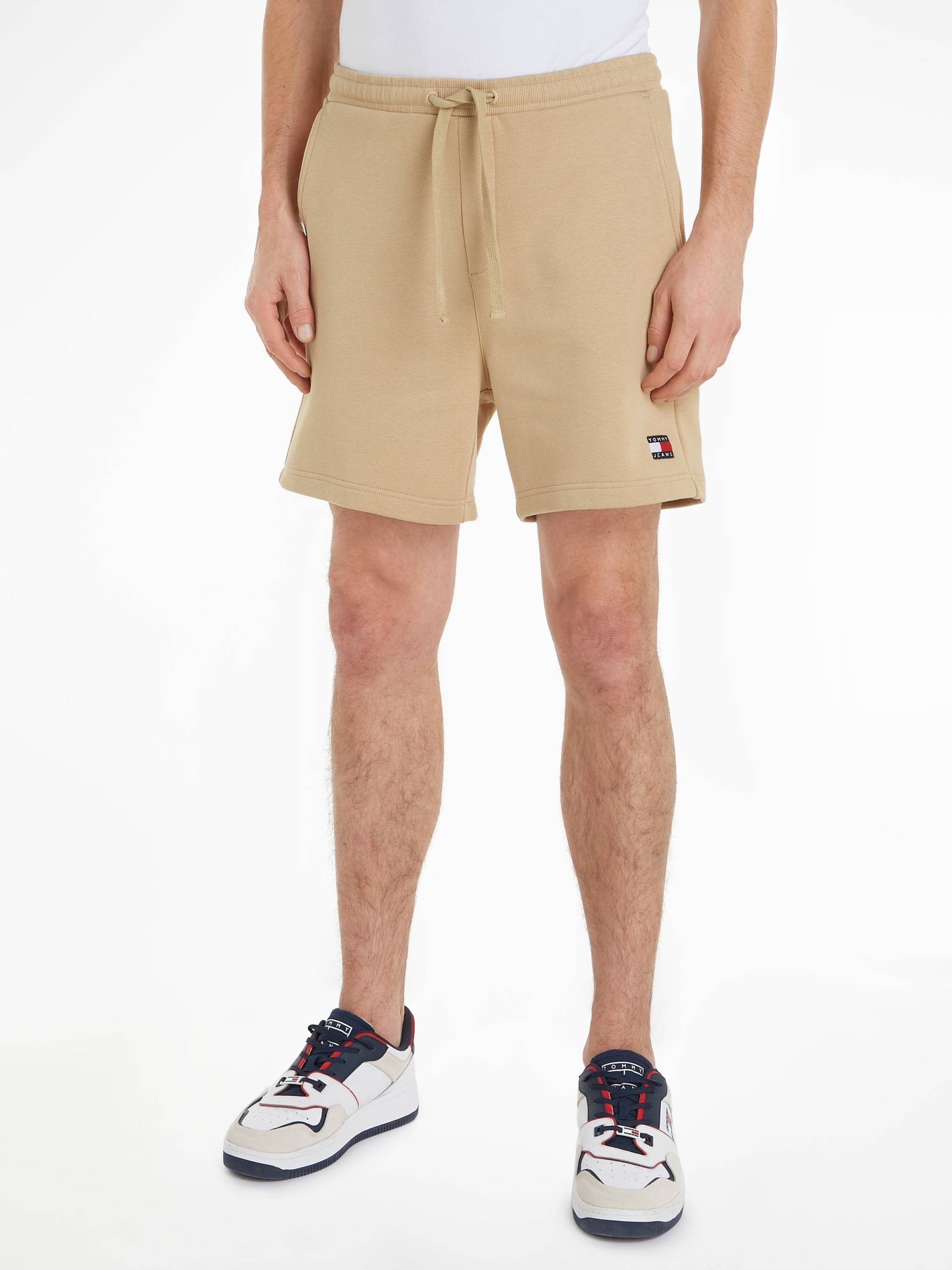 Tommy Jeans Sweatshorts »TJM BADGE BEACH SHORT«, mit Logopatch Tommy Jeans Sweatshorts »TJM BADGE BEACH SHORT«, mit Logopatch von Tommy Jeans