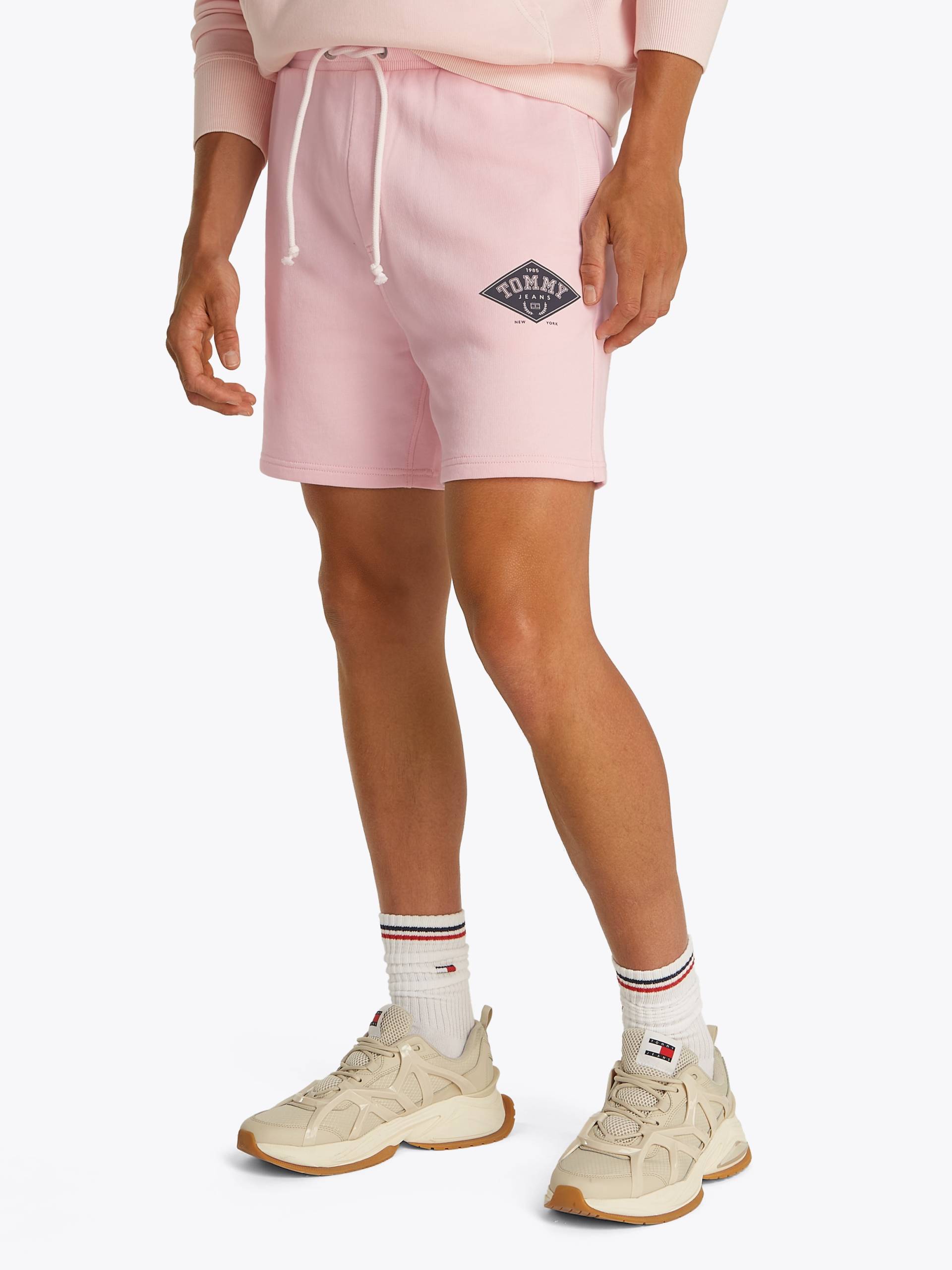 Tommy Jeans Sweatshorts »TJM REG VARSITY GRAPHICS SHORT« Tommy Jeans Sweatshorts »TJM REG VARSITY GRAPHICS SHORT« von Tommy Jeans