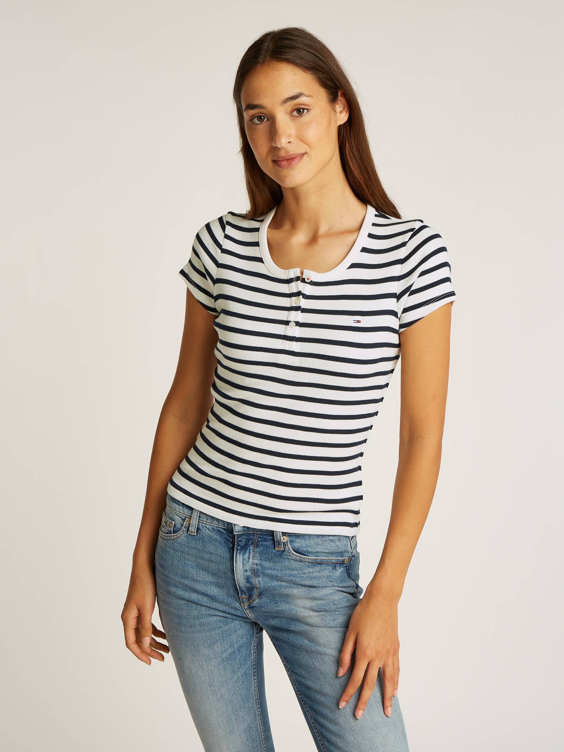 Tommy Jeans T-Shirt »TJW SLIM BUTTON RIB C-NECK SS«, mit Knöpfen Tommy Jeans T-Shirt »TJW SLIM BUTTON RIB C-NECK SS«, mit Knöpfen von Tommy Jeans