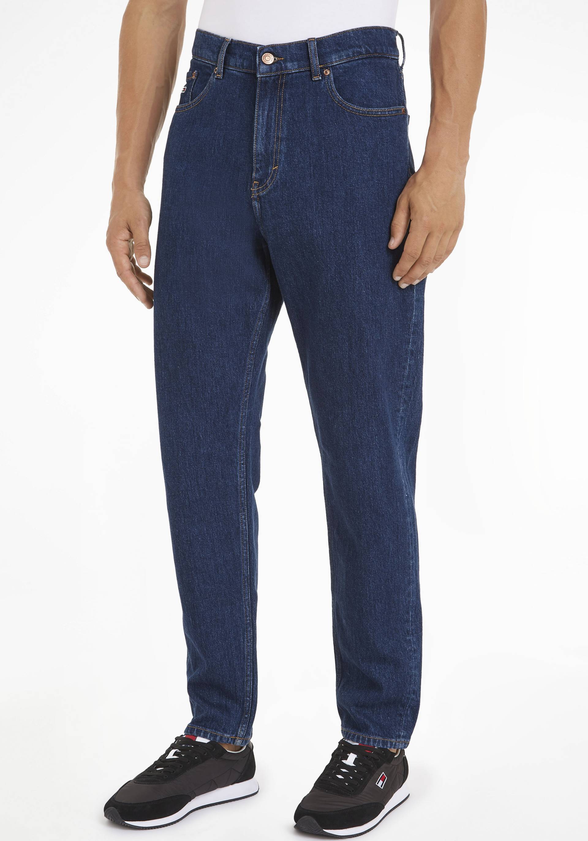 Tommy Jeans Tapered-fit-Jeans »Isaac Relaxed Tapered«, im 5-Pocket-Style von Tommy Jeans