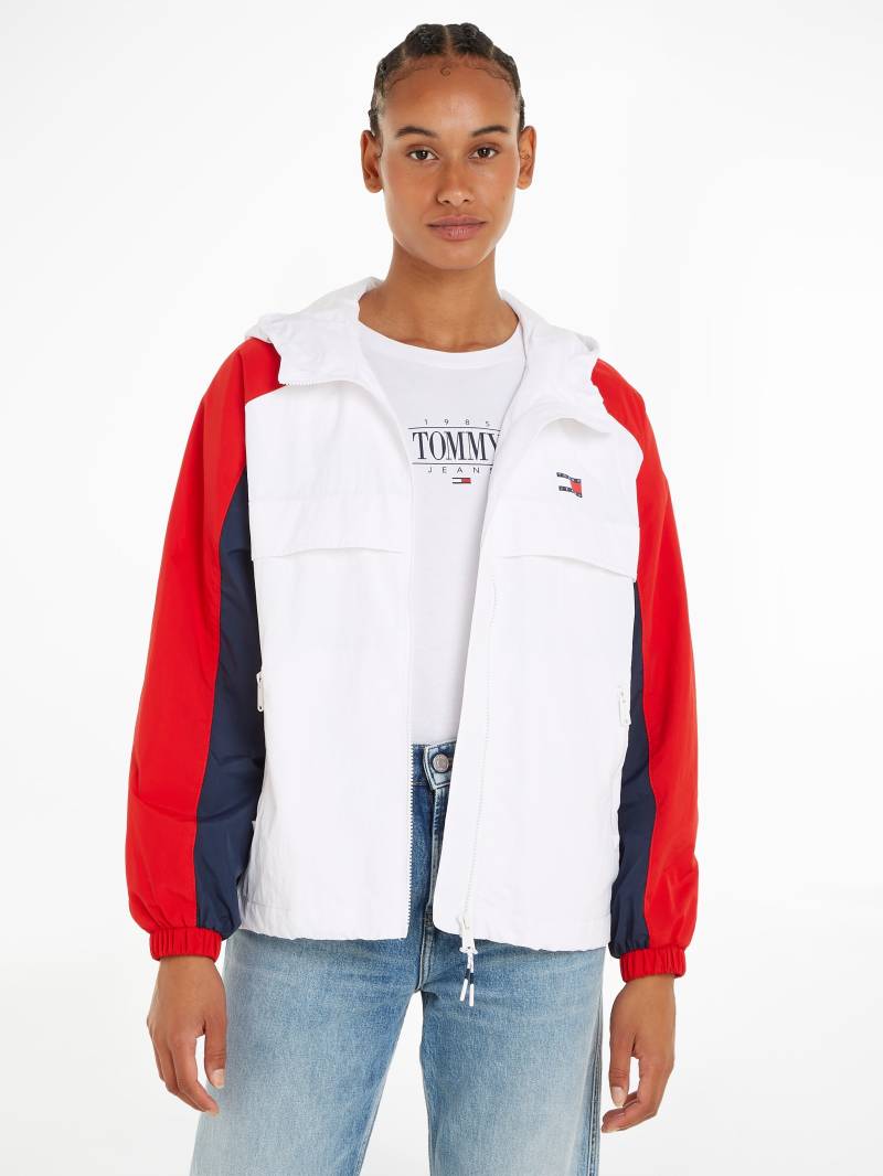 Tommy Jeans Windbreaker »TJW CHICAGO CLBK WINDBREAKER«, mit Kapuze, in den typischen Tommy Farben von Tommy Jeans