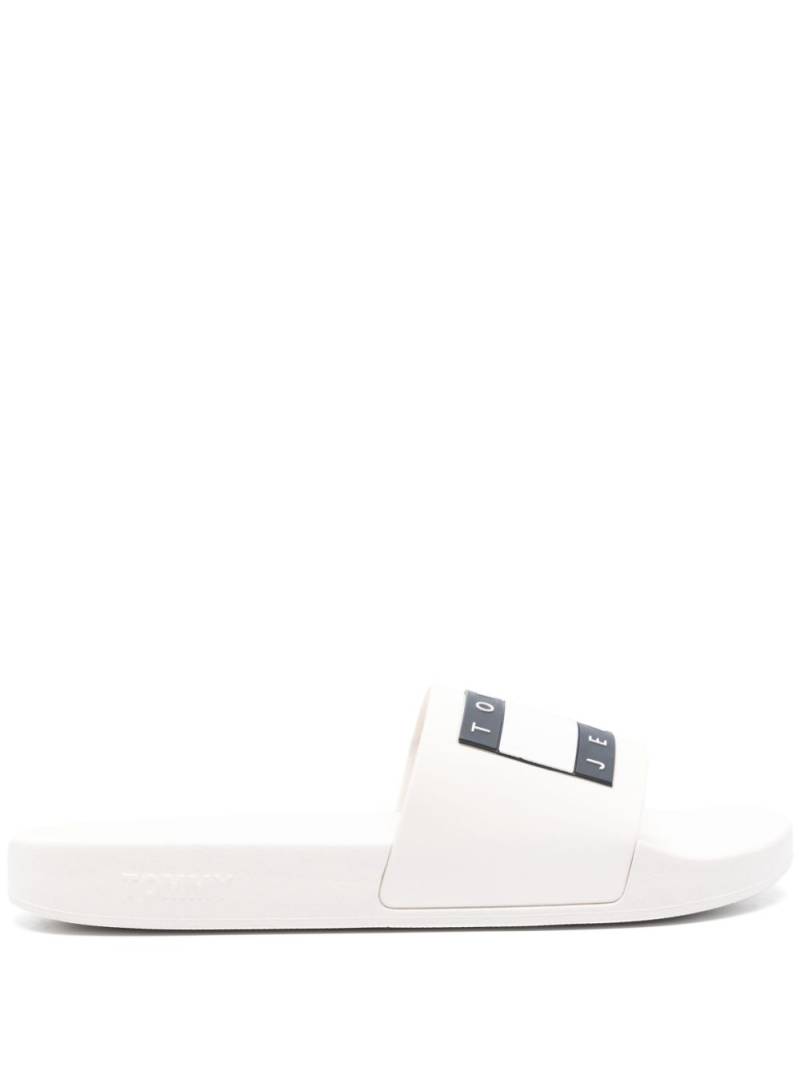 Tommy Jeans logo-embossed slides - White von Tommy Jeans