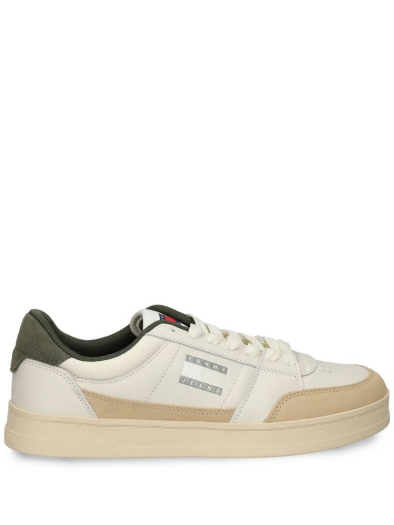 Tommy Jeans tonal-logo leather trainers - Neutrals von Tommy Jeans