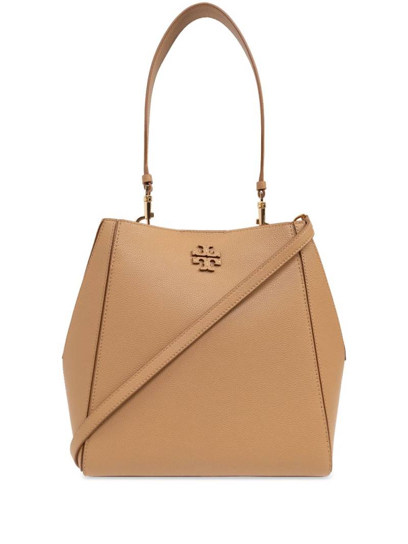 Tory Burch McGraw leather bucket bag - Brown von Tory Burch