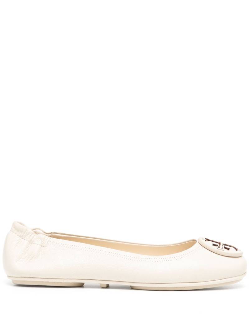 Tory Burch Minnie ballerina shoes - White von Tory Burch