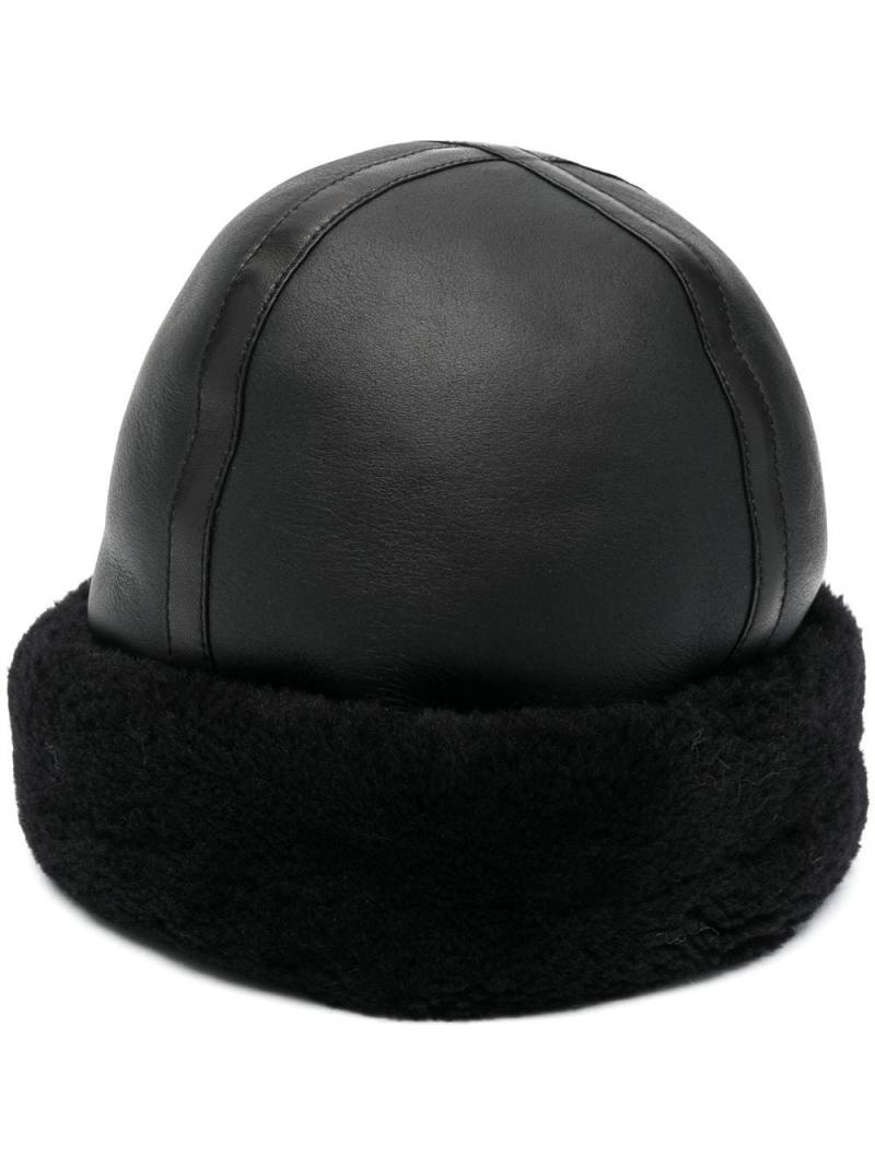 TOTEME shearling winter hat - Black von TOTEME