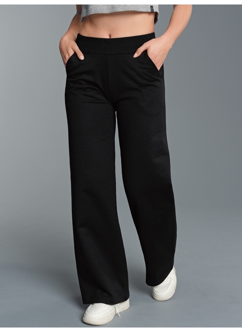 Trigema Jerseyhose »TRIGEMA Jogginghose mit weitem Bein«, (1 tlg.) von Trigema