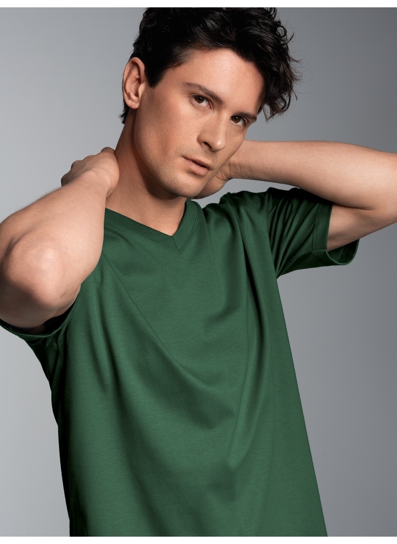Trigema T-Shirt »TRIGEMA V-Shirt DELUXE Baumwolle«, (1 tlg.) von Trigema