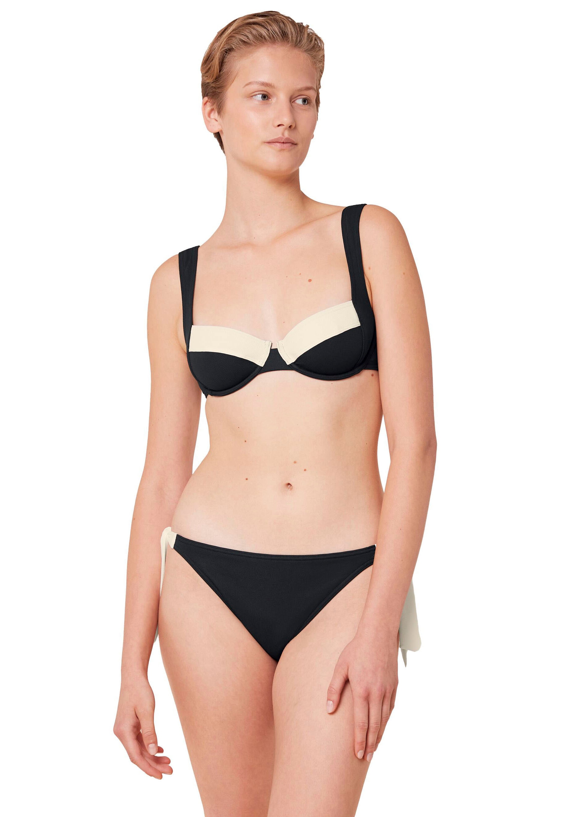 Triumph Balconette-Bikini-Top »Summer Glow W 02 sd«, Struktur-Piqué mit schmeichelhaft geschnittenem Dekolleté, zweifarbig von Triumph