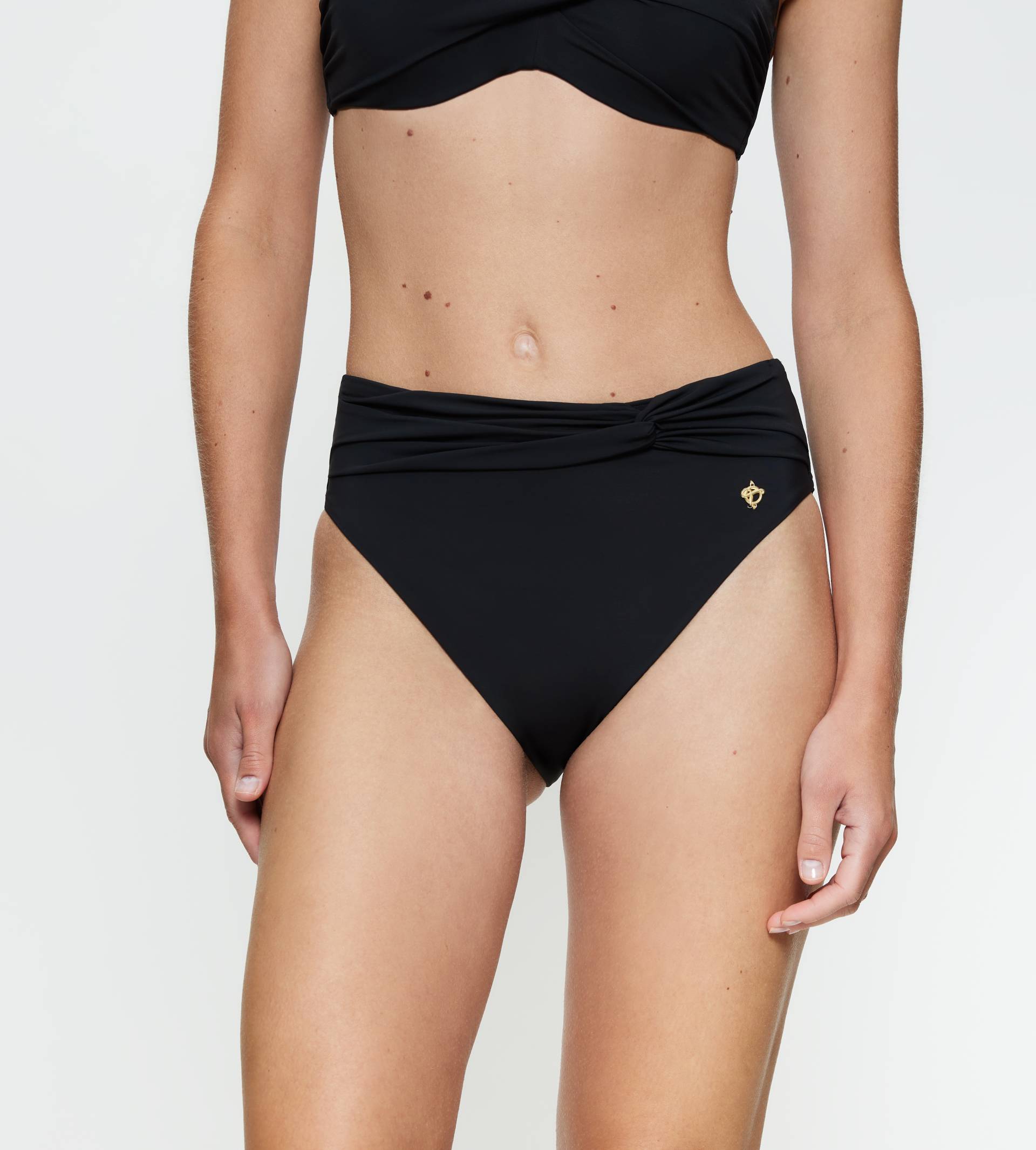 Triumph Bikini-Hose »Summer Twist Highwaist brief«, Eleganz und Komfort Triumph Bikini-Hose »Summer Twist Highwaist brief«, Eleganz und Komfort von Triumph