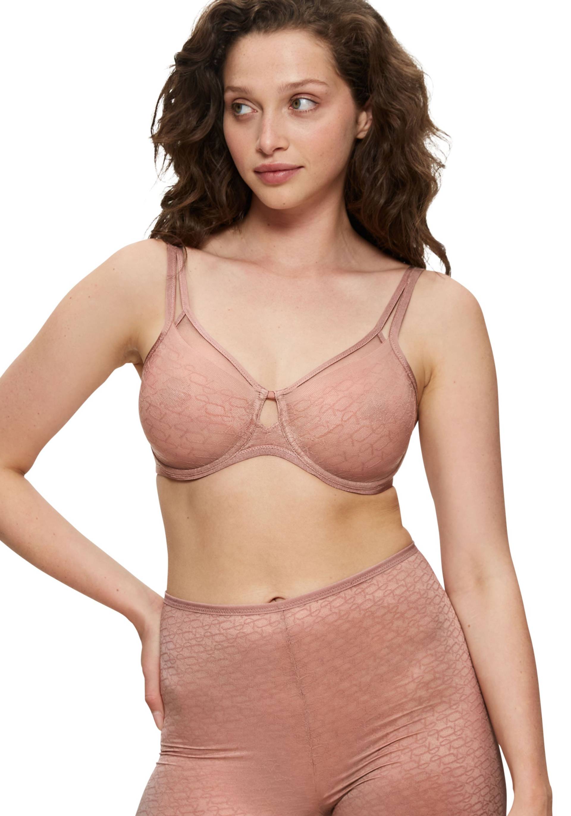 Triumph Minimizer-BH »Signature Sheer W01 EX«, Verkleinert die Brust optisch um eine Cup-Grösse, Spitze Triumph Minimizer-BH »Signature Sheer W01 EX«, Verkleinert die Brust optisch um eine Cup-Grösse, Spitze von Triumph