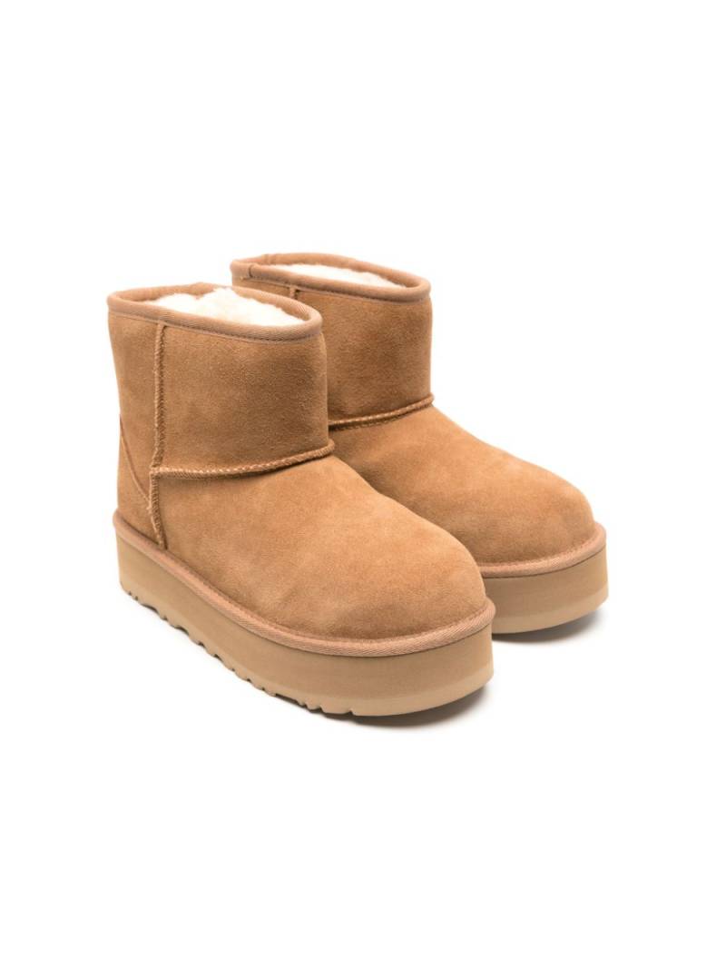 UGG Kids Classic Mini Platform Boot GS "Chestnut" von UGG Kids