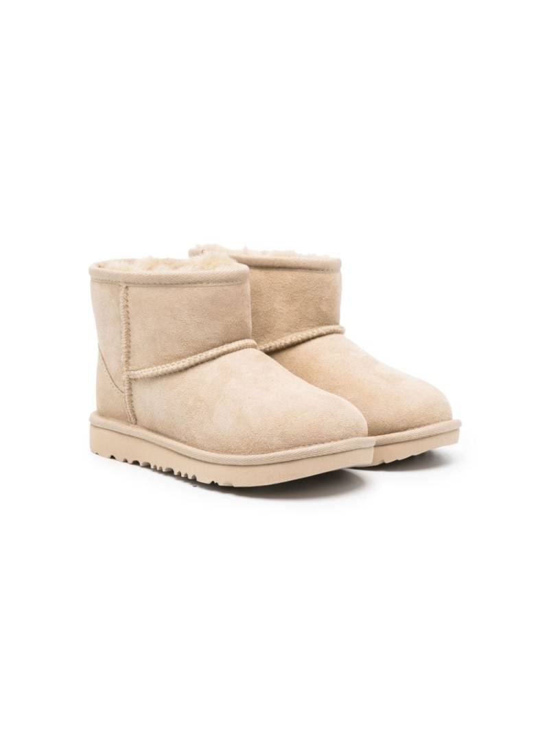 UGG Kids Mini II logo-patch suede boots - Neutrals von UGG Kids