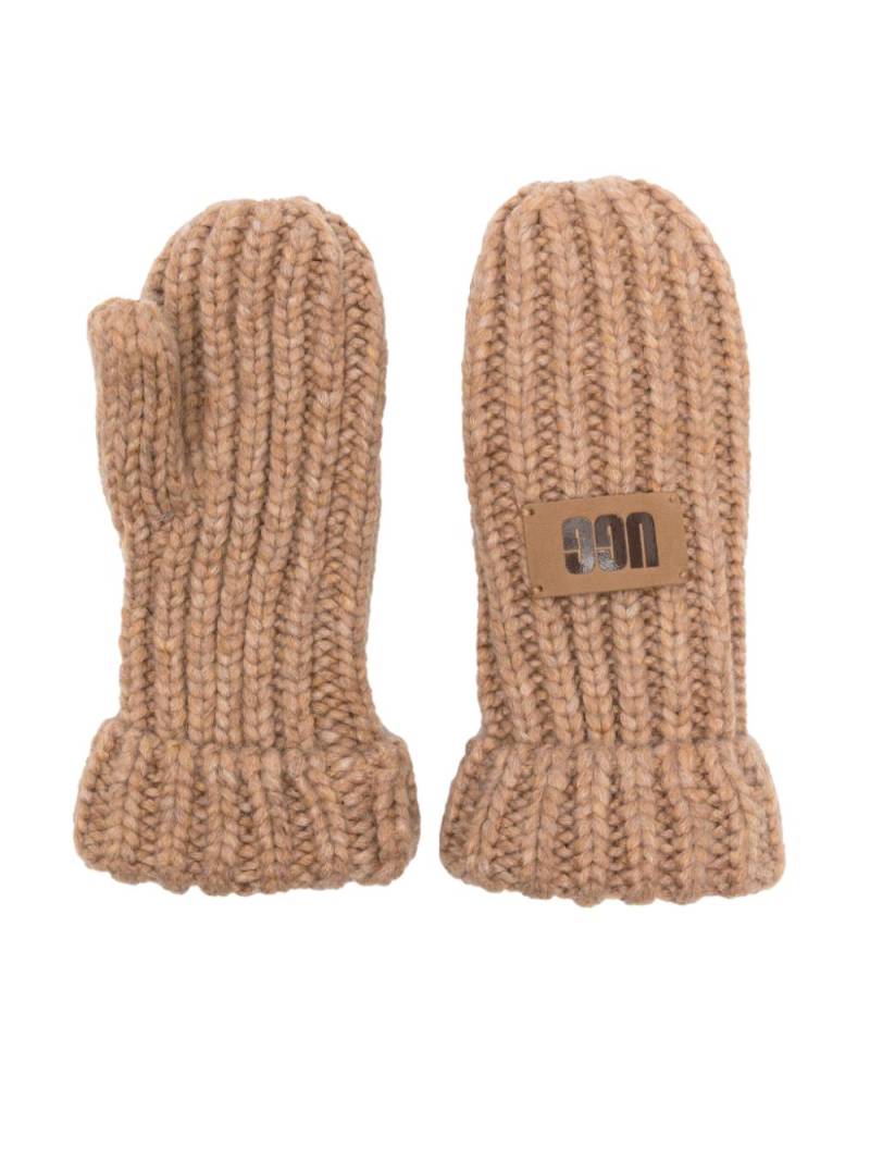 UGG Kids chunky-knit logo-patch gloves - Brown von UGG Kids