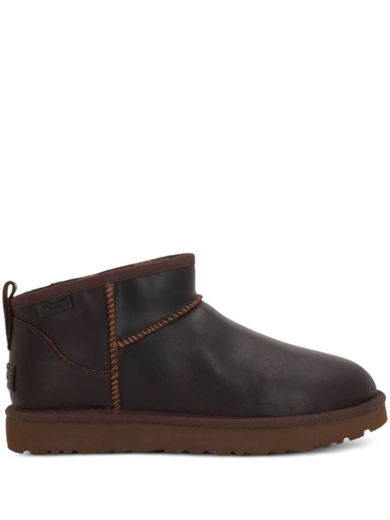 UGG Ultra Mini LTHR Regen boots - Brown von UGG