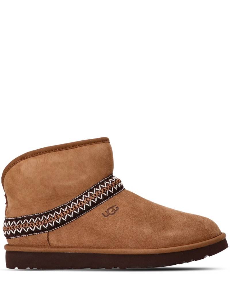 UGG W Classic boots - Brown von UGG