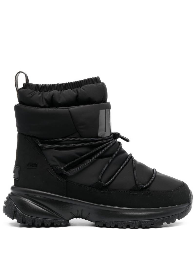 UGG padded logo-print boots - Black von UGG