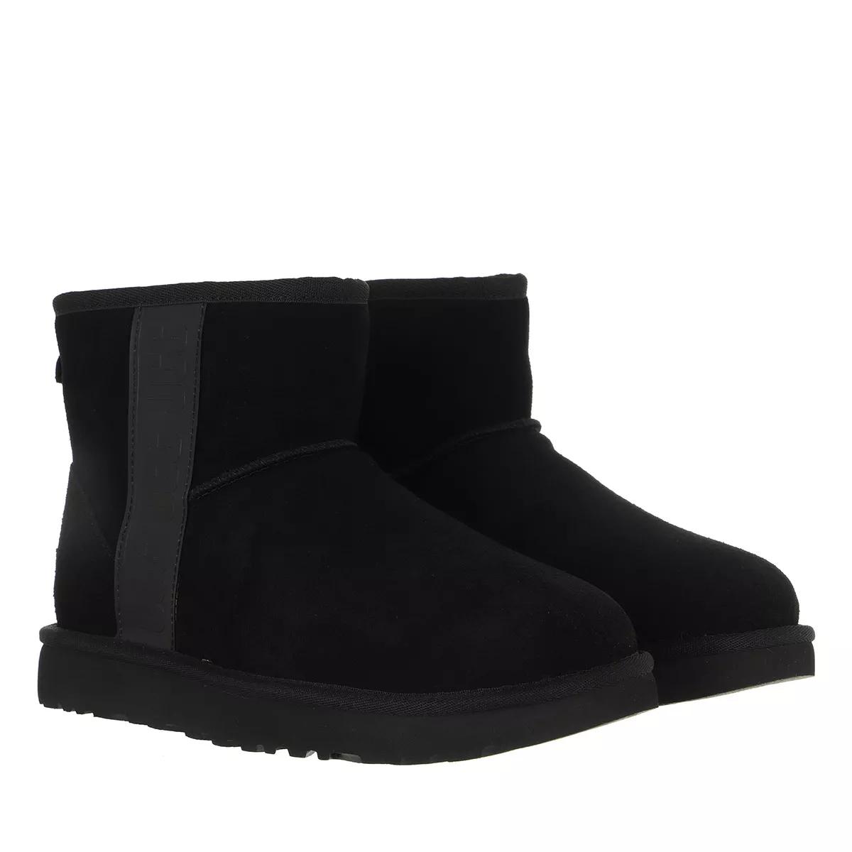 UGG Boots & Stiefeletten - W Classic Mini Side Logo - Gr. 37 (EU) - in Schwarz - für Damen von Ugg