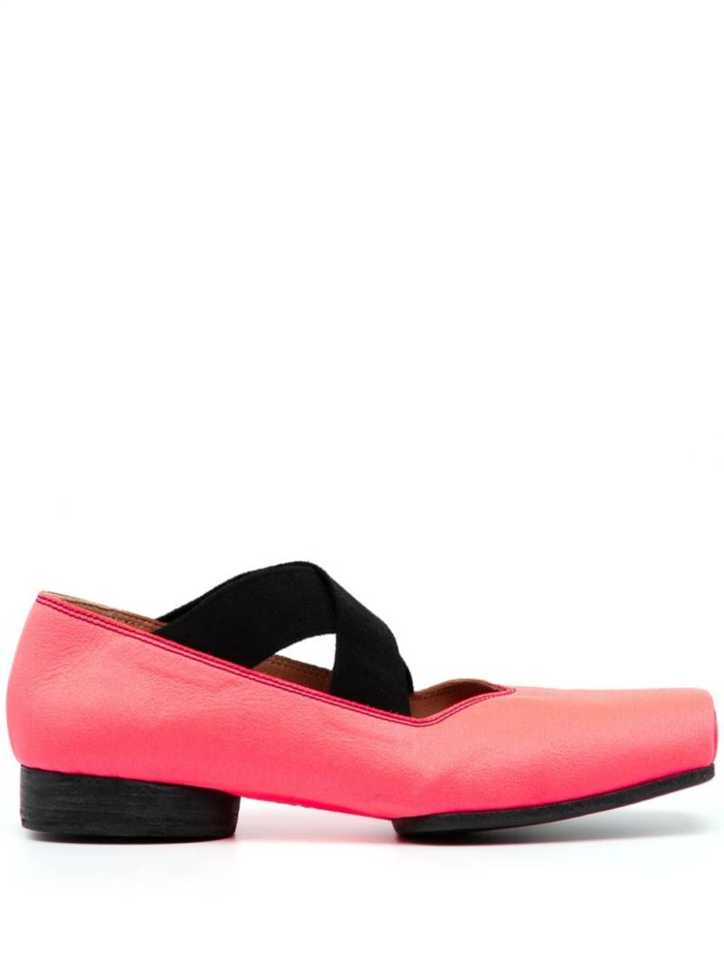 Uma Wang crossover-strap ballerina shoes - Pink von Uma Wang