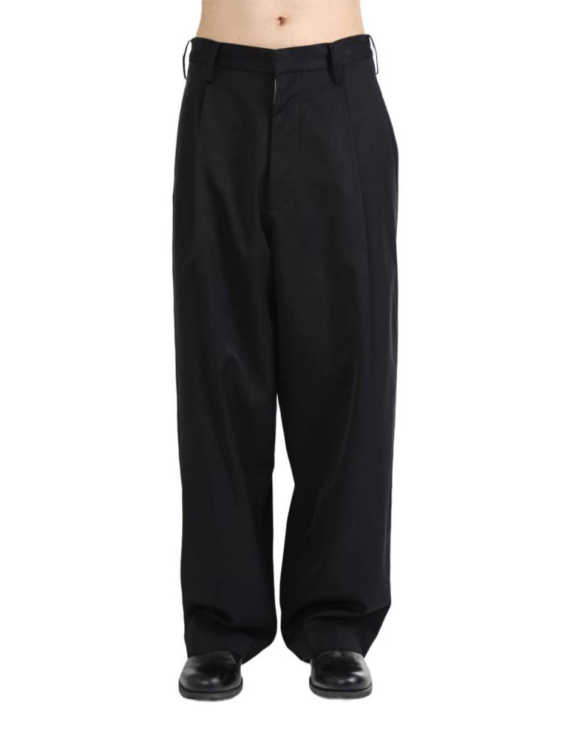 Uma Wang pleat-detailing flared trousers - Black von Uma Wang