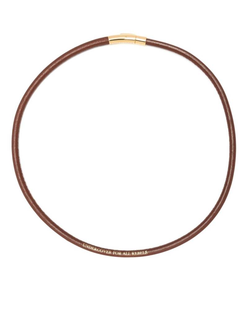 Undercover logo-engraved leather necklace - Brown von Undercover