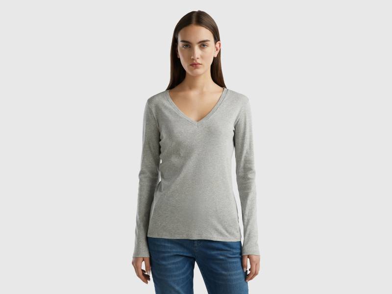 United Colors of Benetton Langarmshirt, mit femininem V-Neck von United Colors of Benetton