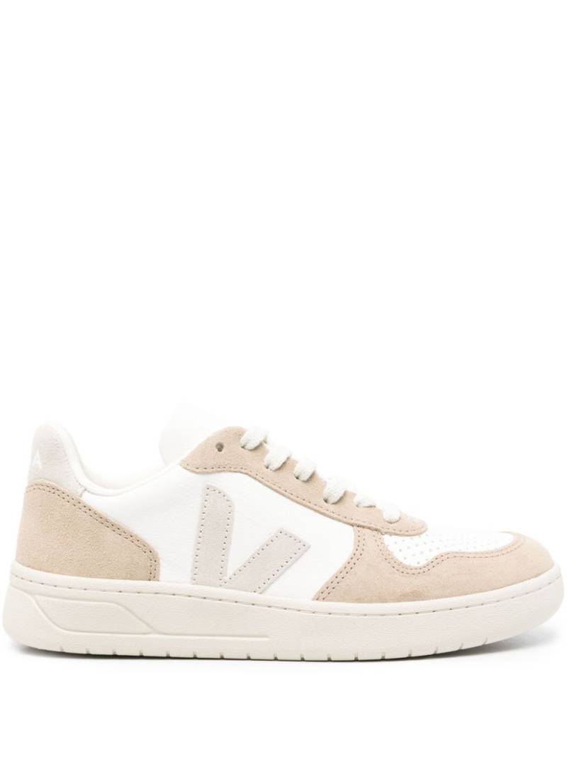 VEJA V-10 ChromeFree leather sneakers - White von VEJA