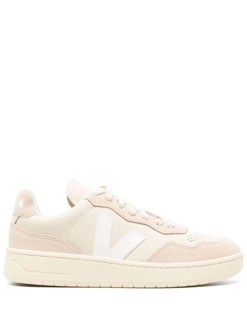 VEJA V-90 leather sneakers - Neutrals von VEJA