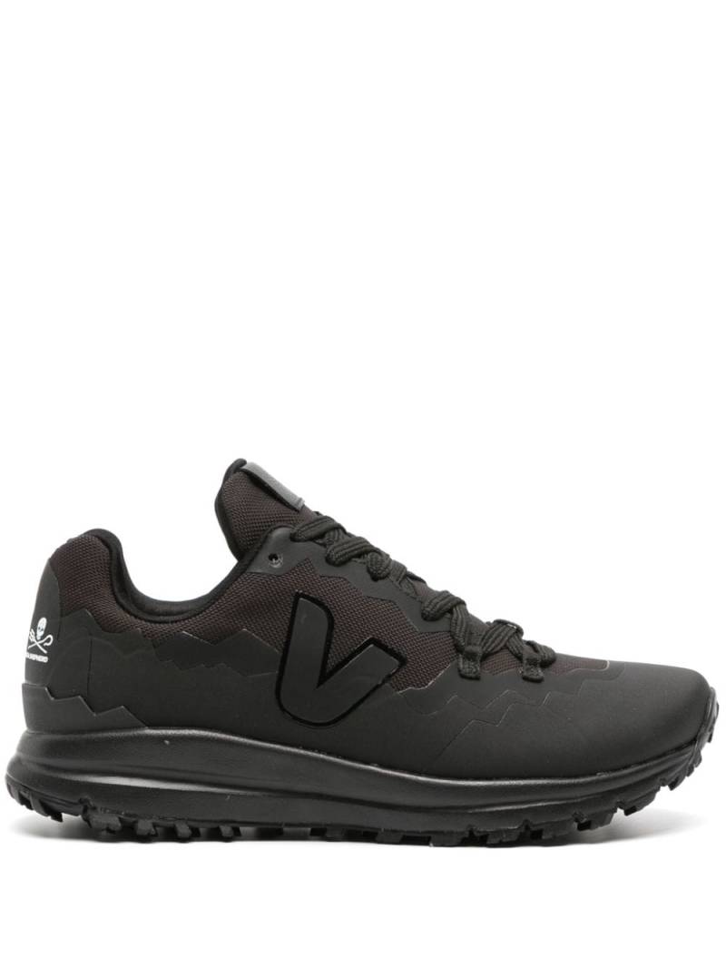 VEJA x Sea Shepherd The Fitz Roy hiking shoes - Black von VEJA