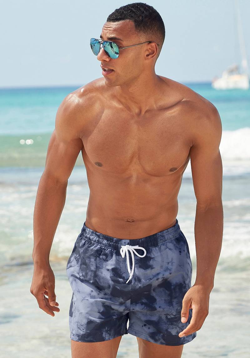 Venice Beach Badeshorts »Mat«, mit trendigem Batikdruck von VENICE BEACH