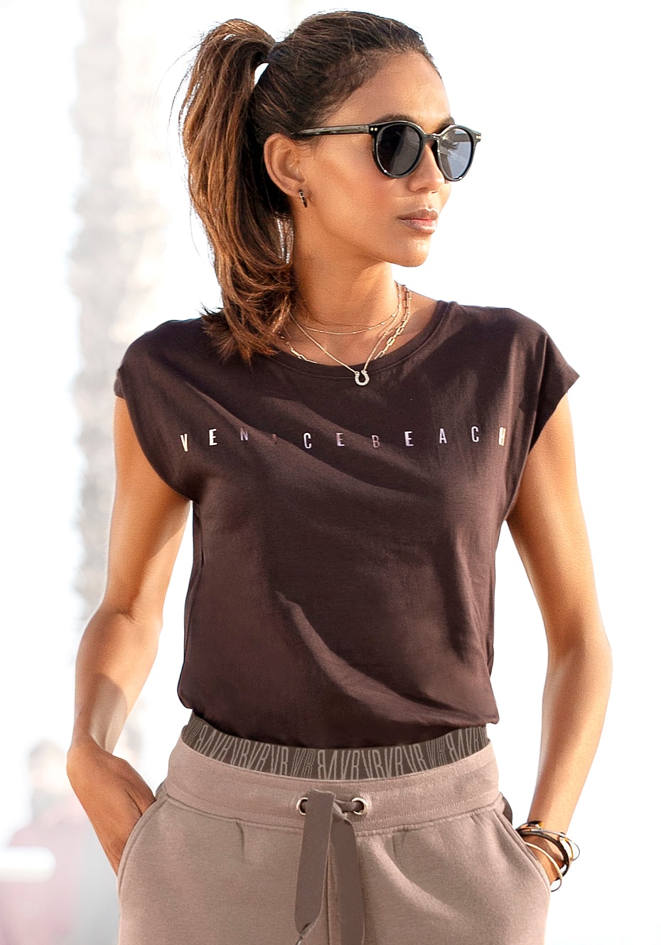 Venice Beach Kurzarmshirt, mit glänzendem Logodruck, T-Shirt aus Baumwolle Venice Beach Kurzarmshirt, mit glänzendem Logodruck, T-Shirt aus Baumwolle von VENICE BEACH