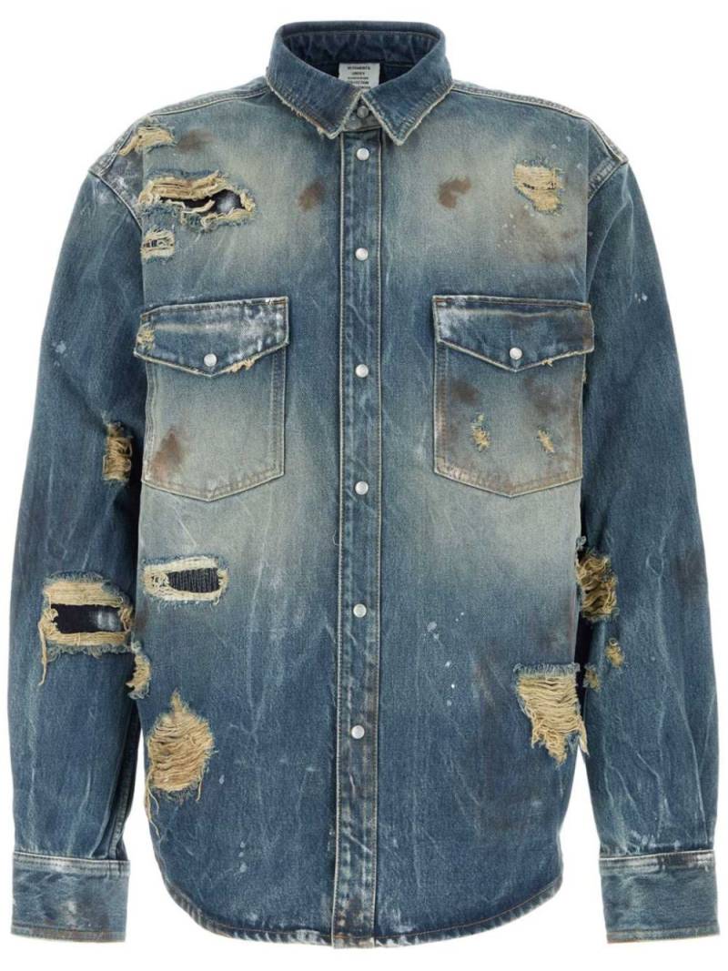 VETEMENTS distressed denim shirt - Blue von VETEMENTS