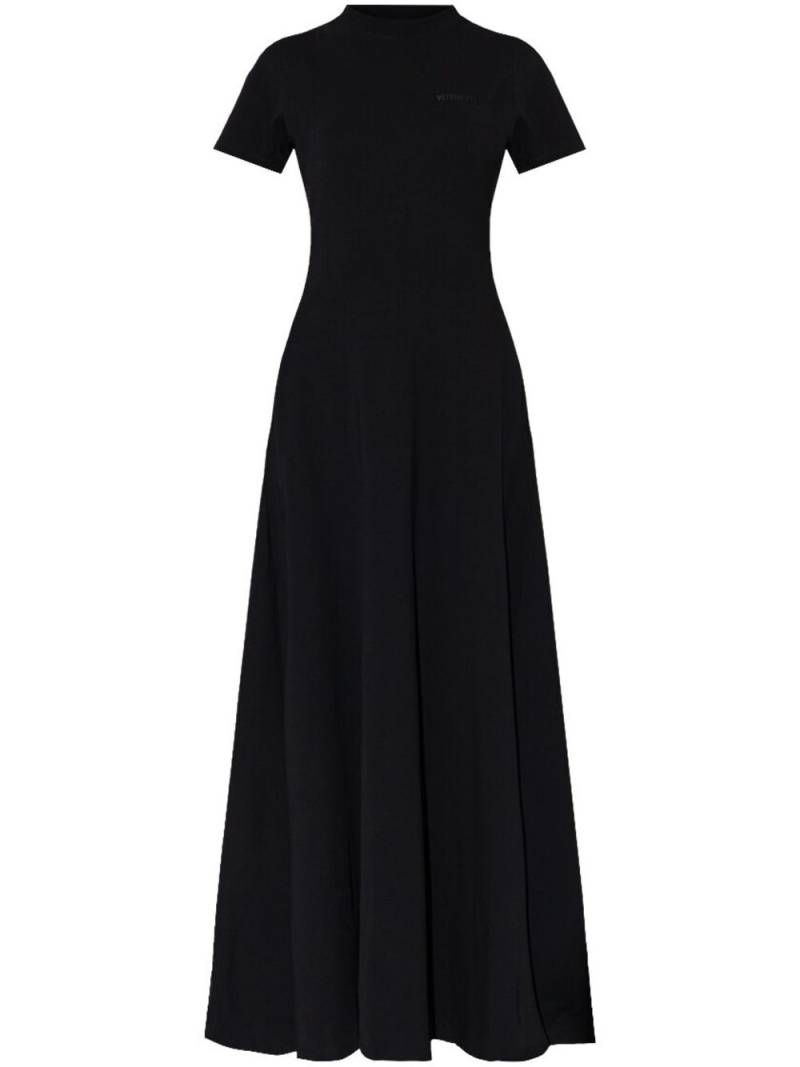 VETEMENTS flared maxi dress - Black von VETEMENTS