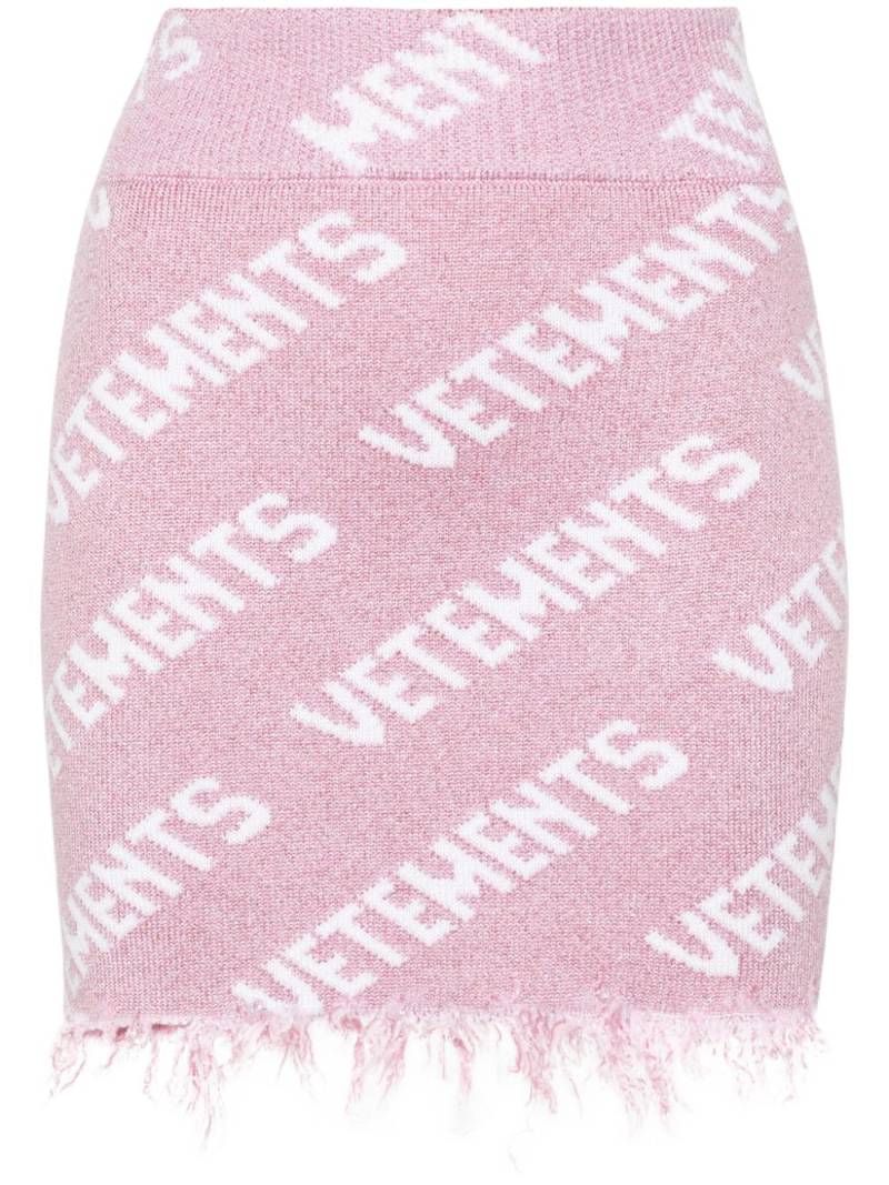 VETEMENTS logo-intarsia lurex miniskirt - Pink von VETEMENTS