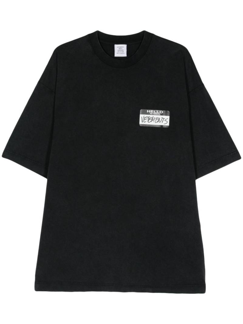 VETEMENTS logo-print T-shirt - Black von VETEMENTS