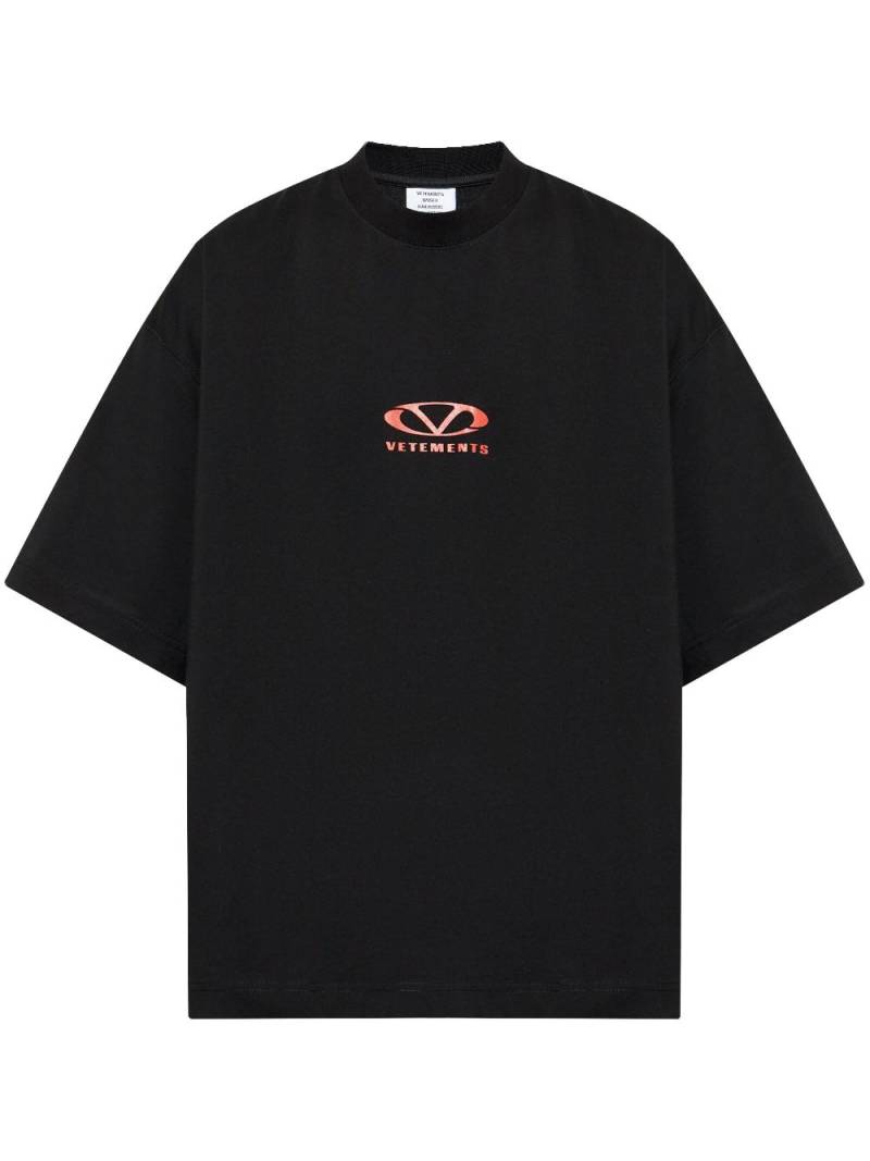 VETEMENTS logo-print cotton T-shirt - Black von VETEMENTS