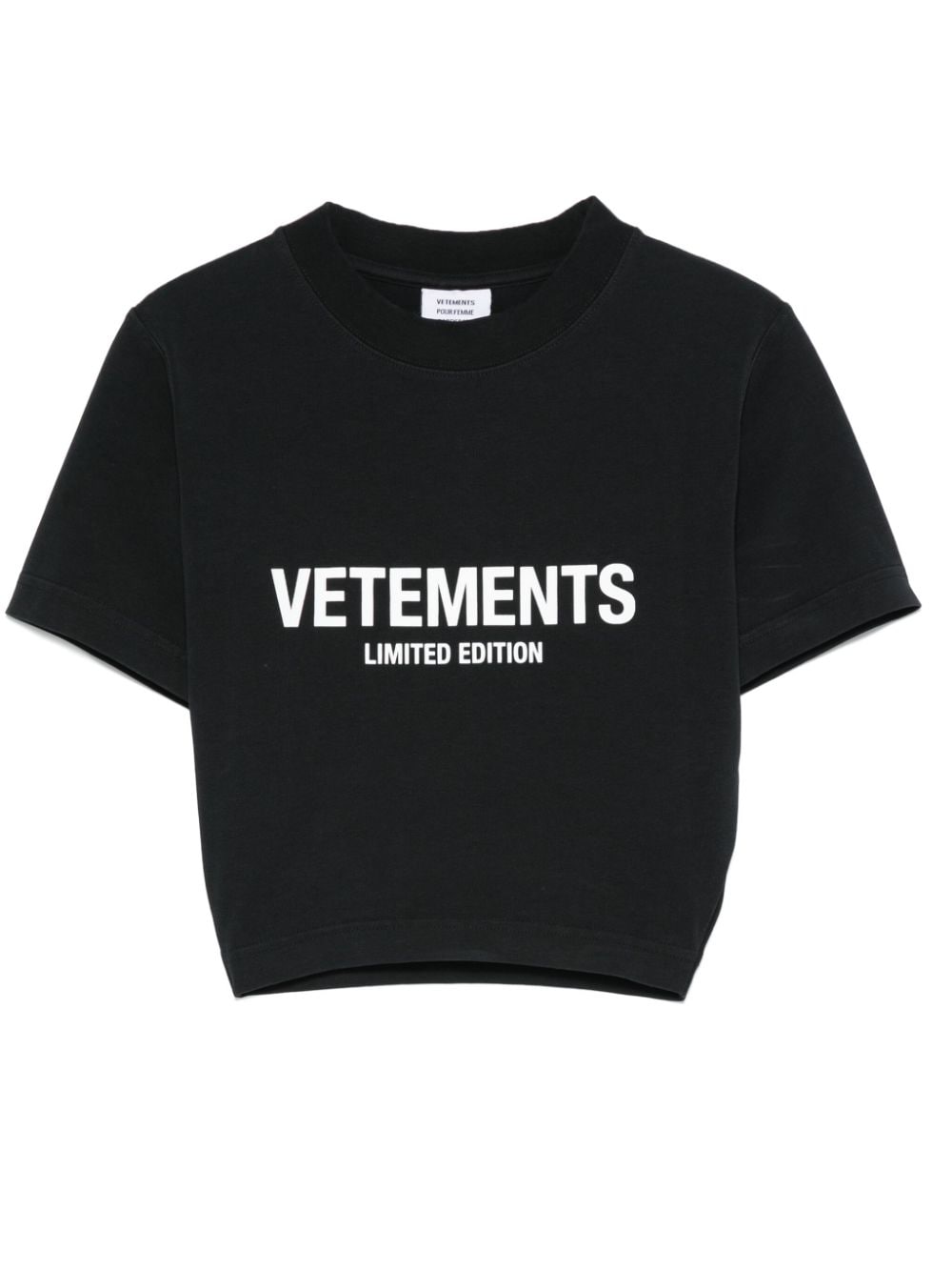 VETEMENTS logo-print cropped T-shirt - Black von VETEMENTS