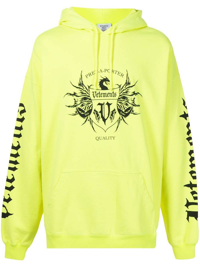 VETEMENTS logo-print pullover hoodie - Yellow von VETEMENTS