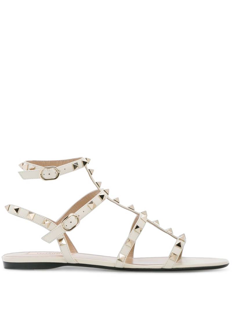 Valentino Garavani Rockstud caged flat sandals - White von Valentino Garavani