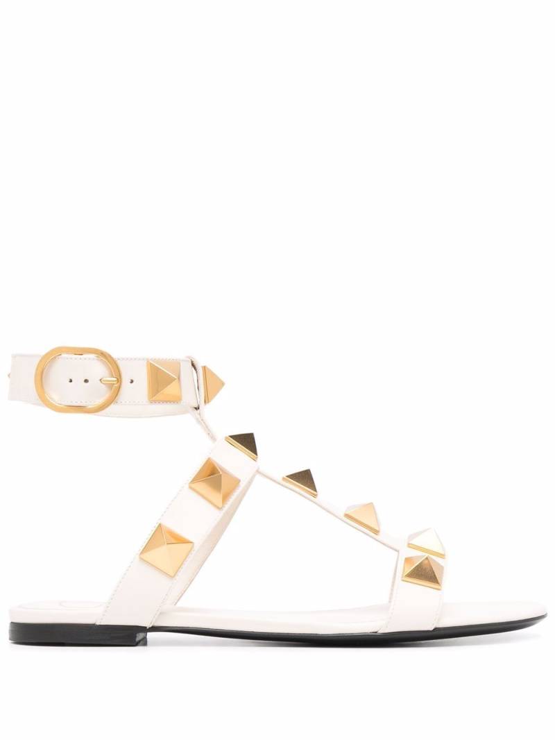 Valentino Garavani Roman Stud flat leather sandals - White von Valentino Garavani