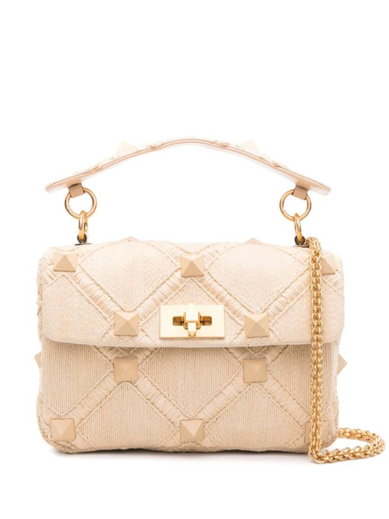 Valentino Garavani Roman Stud raffia shoulder bag - Brown von Valentino Garavani