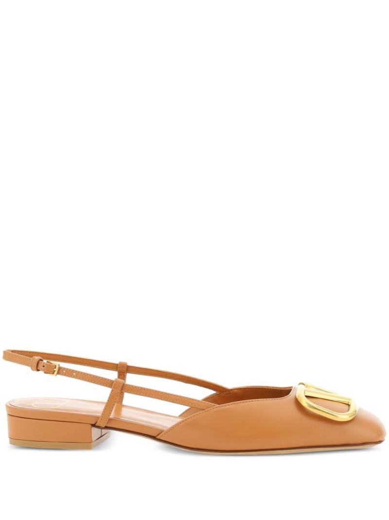 Valentino Garavani VLogo leather slingback ballerina shoes - Brown von Valentino Garavani