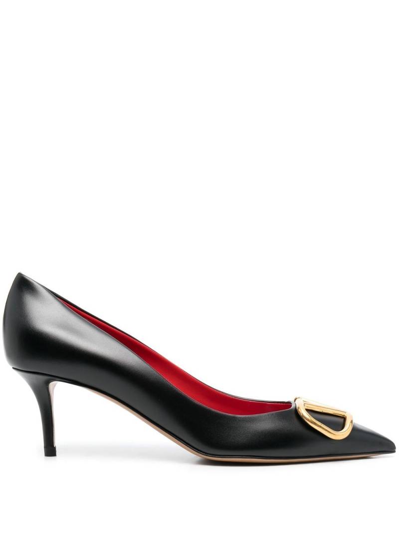 Valentino Garavani logo-plaque leather pumps - Black von Valentino Garavani