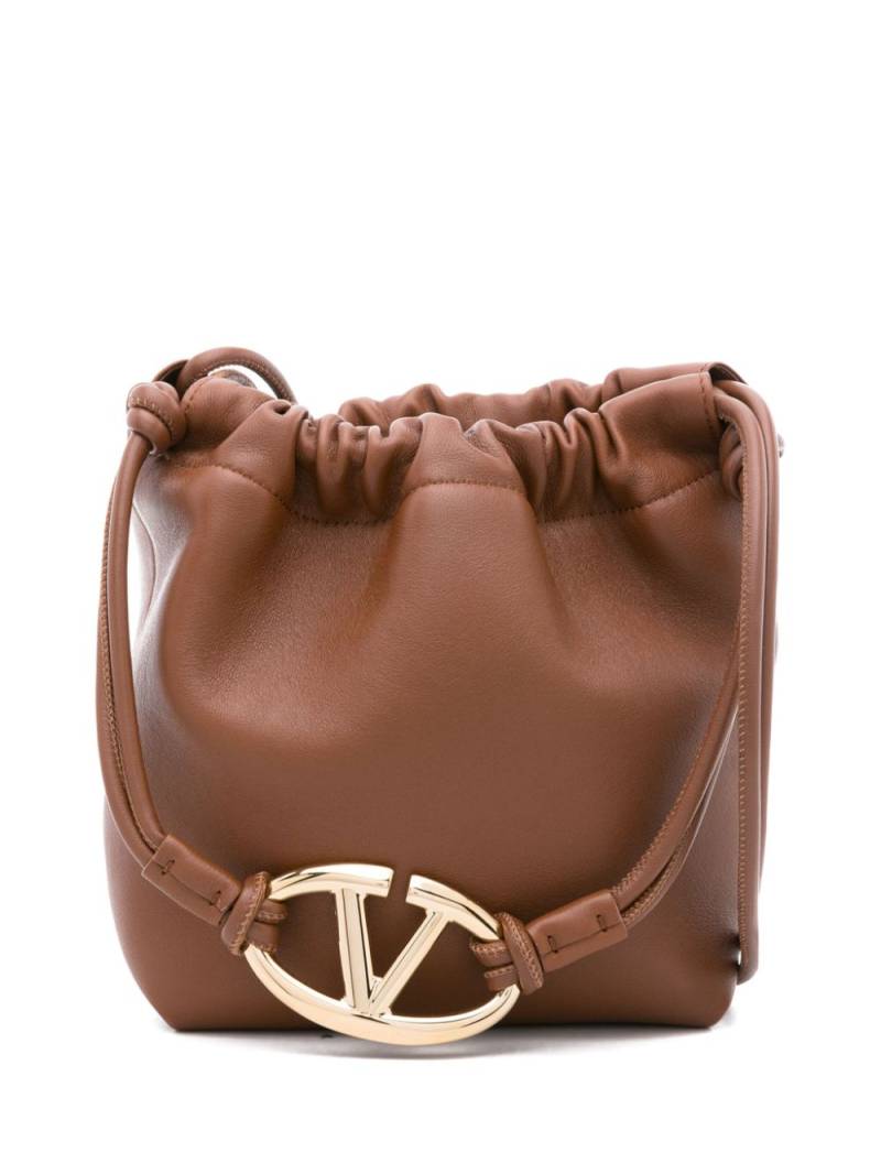 Valentino Garavani mini VLogo Pouf bucket bag - Brown von Valentino Garavani