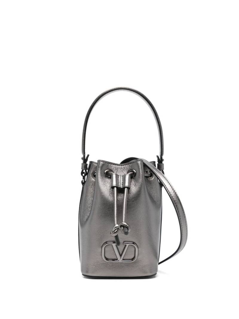 Valentino Garavani mini VLogo Signature bucket bag - Silver von Valentino Garavani