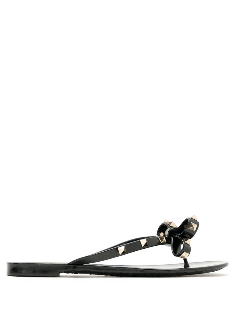 Valentino Garavani Rockstud thong sandals - Black von Valentino Garavani