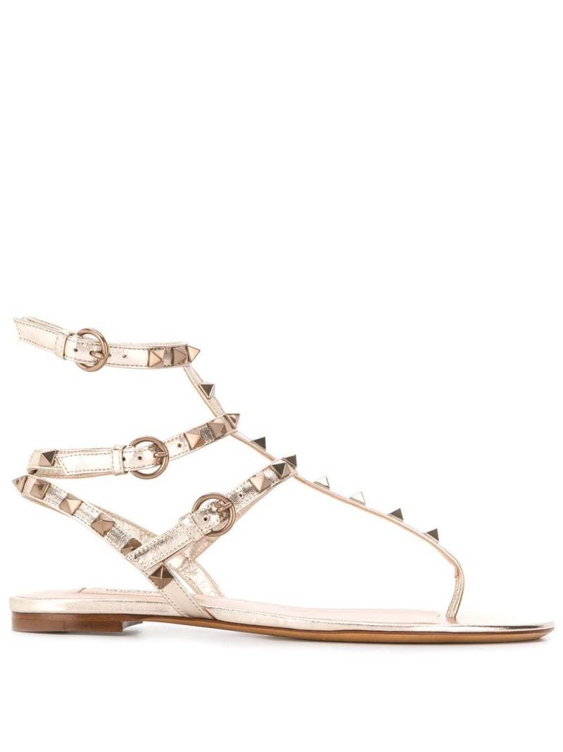 Valentino Garavani Rockstud metallic-effect sandals - Neutrals von Valentino Garavani